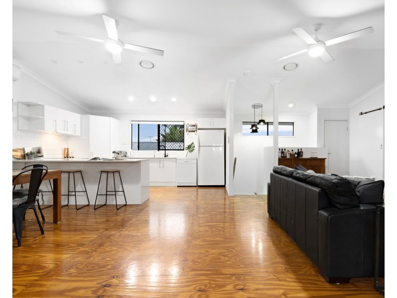 11 Albert Street, Eagleby QLD 4207