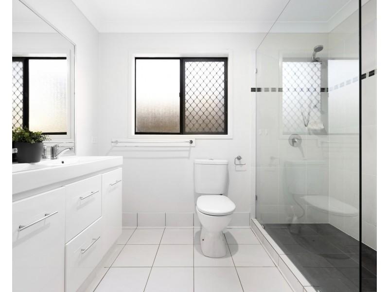 11 Albert Street, Eagleby QLD 4207