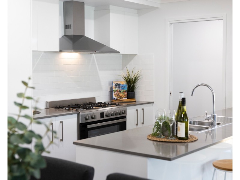 63 Hilltop Circuit, Pallara QLD 4110