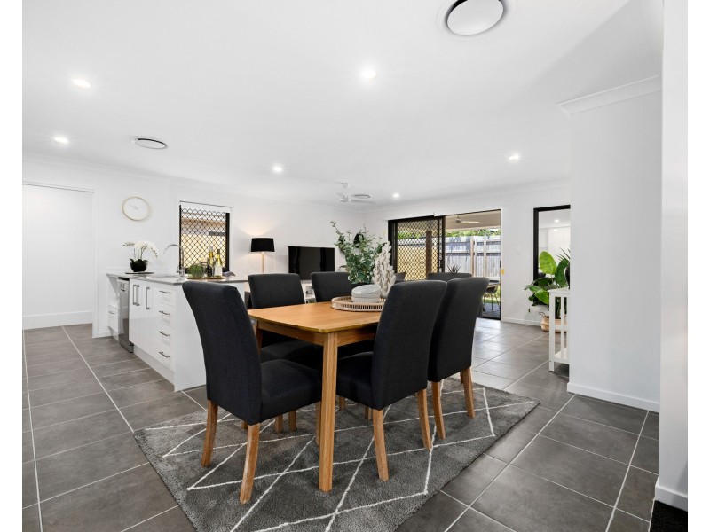 63 Hilltop Circuit, Pallara QLD 4110