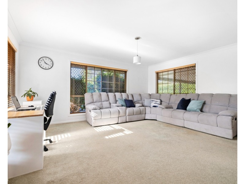 10 Rosegum Rise, Regents Park QLD 4118