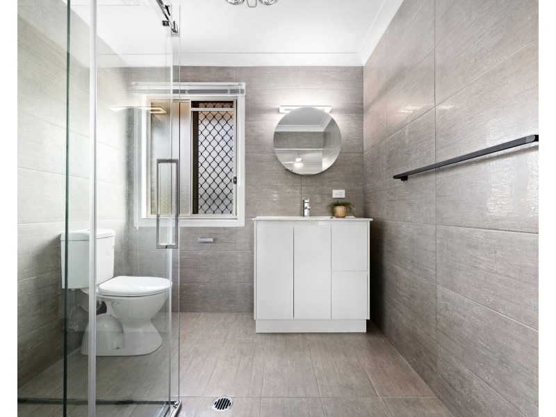 10 Rosegum Rise, Regents Park QLD 4118