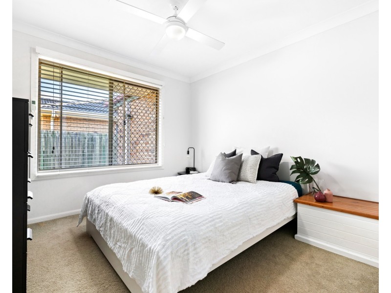 10 Rosegum Rise, Regents Park QLD 4118