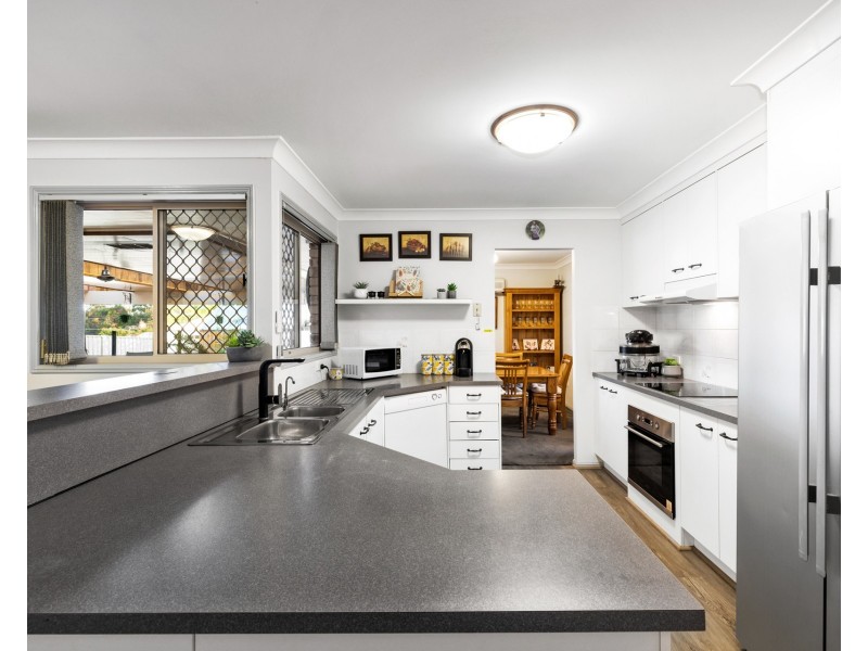 12 Fenwood Close, Boronia Heights QLD 4124