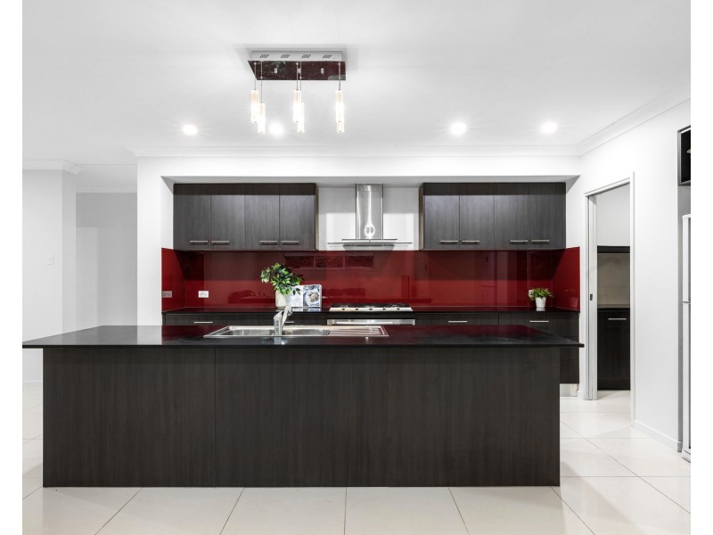 69-79 Pennine Drive, South Maclean QLD 4280