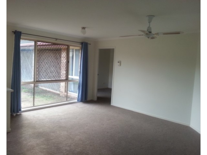 63 Bottlebrush Drive, Regents Park QLD 4118