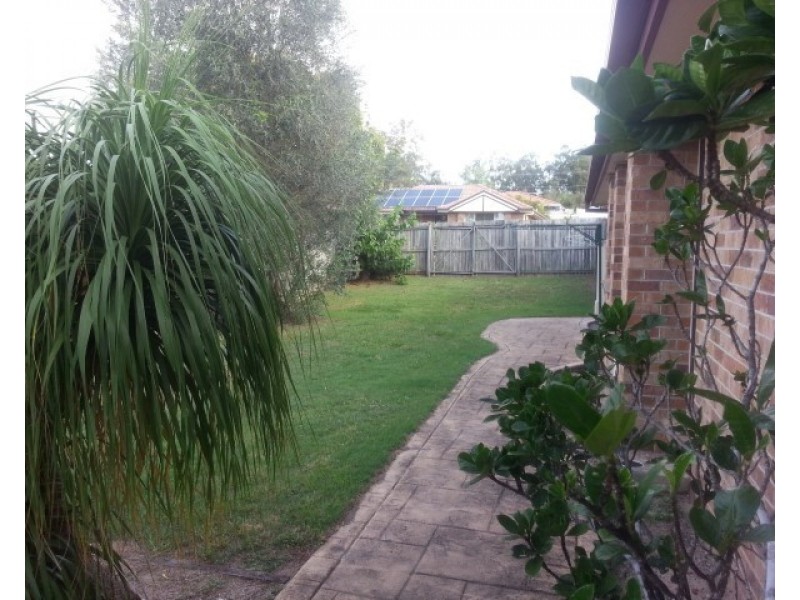 63 Bottlebrush Drive, Regents Park QLD 4118