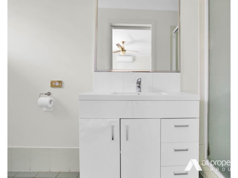 116 Lamberth Road, Regents Park QLD 4118