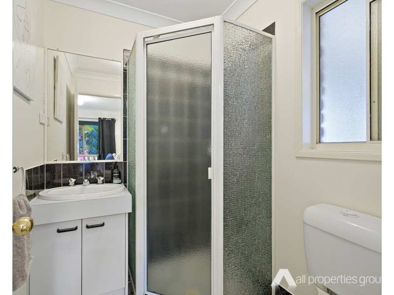 4 Elmwood Court, Boronia Heights QLD 4124