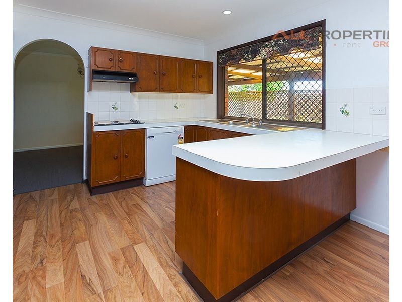 9 Peverell Street, Hillcrest QLD 4118