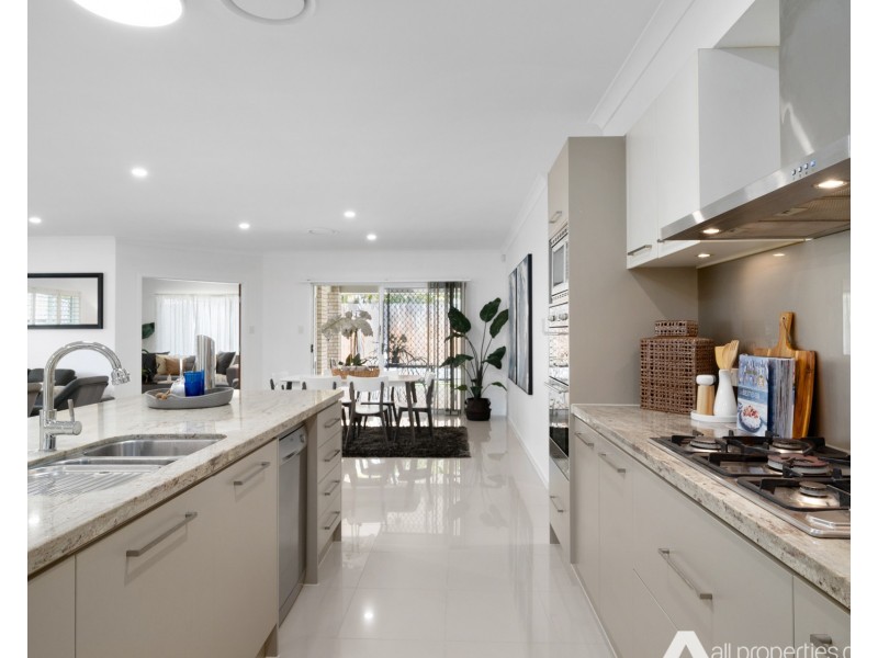 31 Oak Street, Heathwood QLD 4110