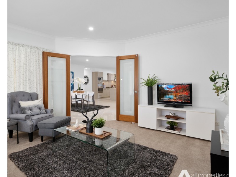 31 Oak Street, Heathwood QLD 4110