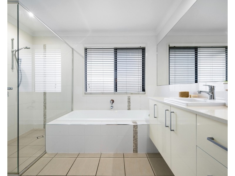 109 Parkwood Drive, Heathwood QLD 4110