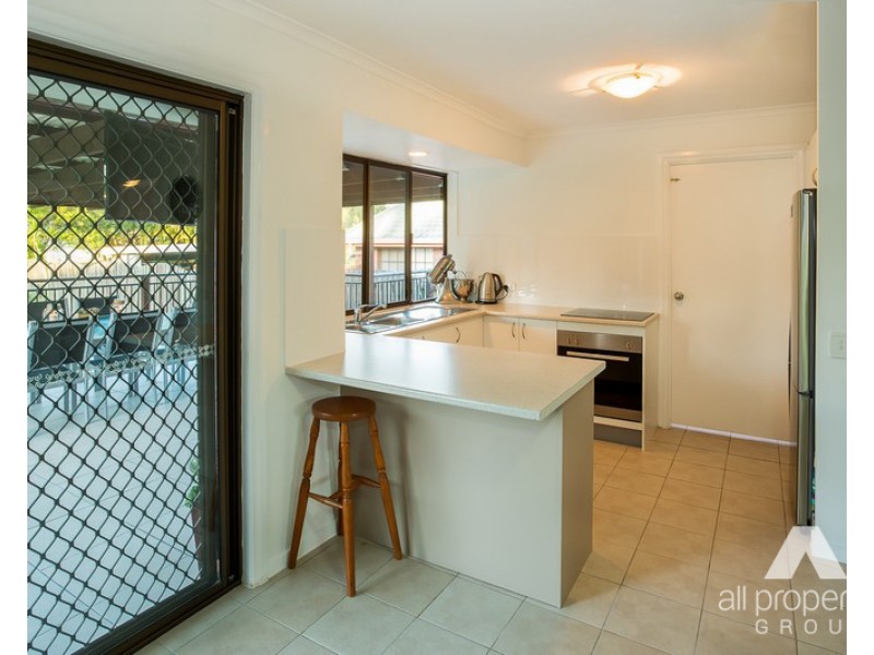 38 Parkroyal Crescent, Regents Park QLD 4118