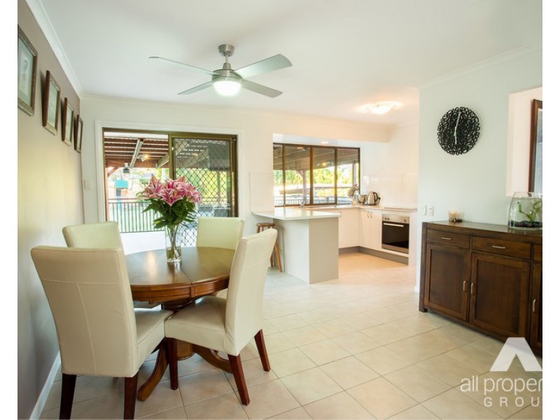 38 Parkroyal Crescent, Regents Park QLD 4118
