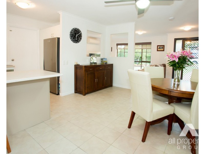 38 Parkroyal Crescent, Regents Park QLD 4118