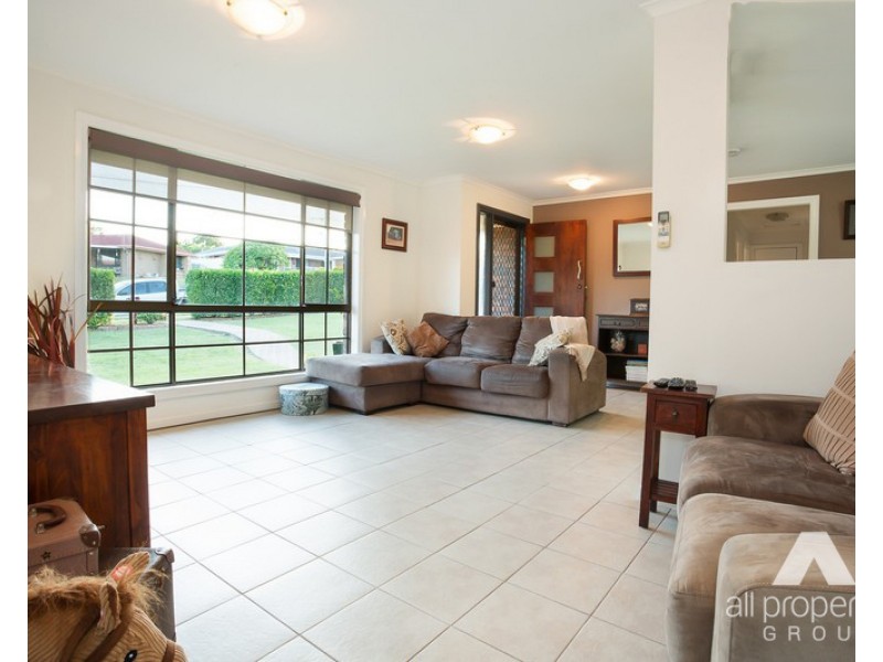 38 Parkroyal Crescent, Regents Park QLD 4118