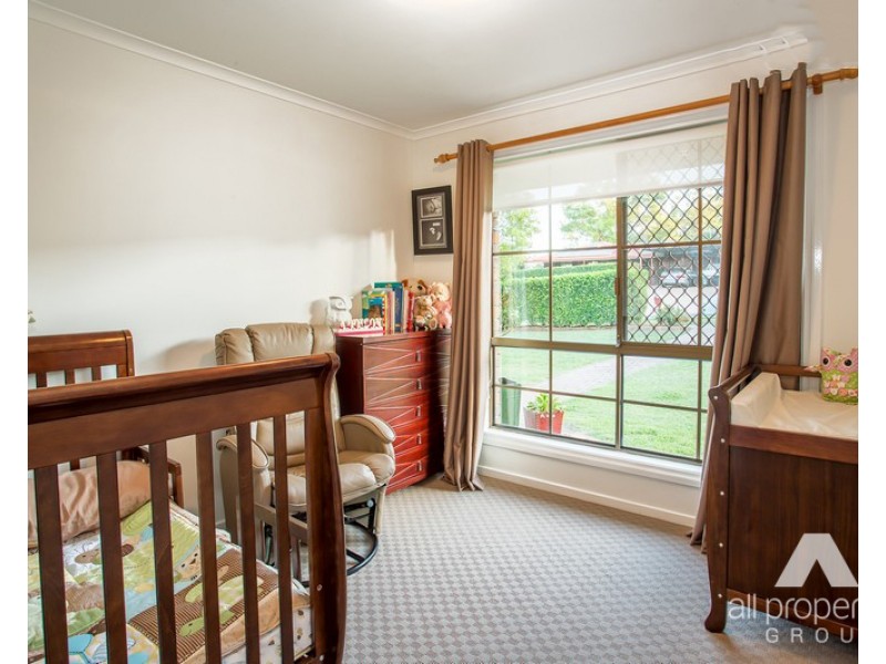 38 Parkroyal Crescent, Regents Park QLD 4118