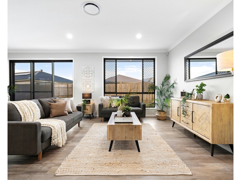 55 Cooper Crescent, Jimboomba QLD 4280