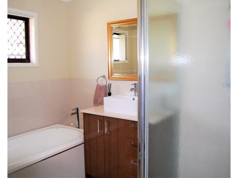3 Solent Court, Daisy Hill QLD 4127