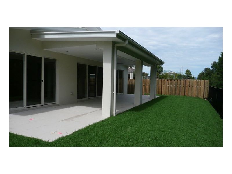 8 Rhodium Cr, Hope Island QLD 4212
