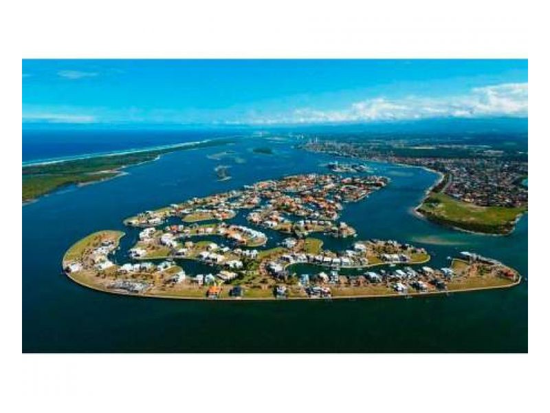 Sovereign Islands QLD 4216