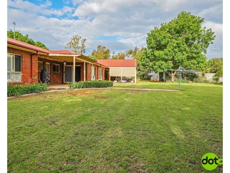 21 Waverly Drive, Dubbo NSW 2830