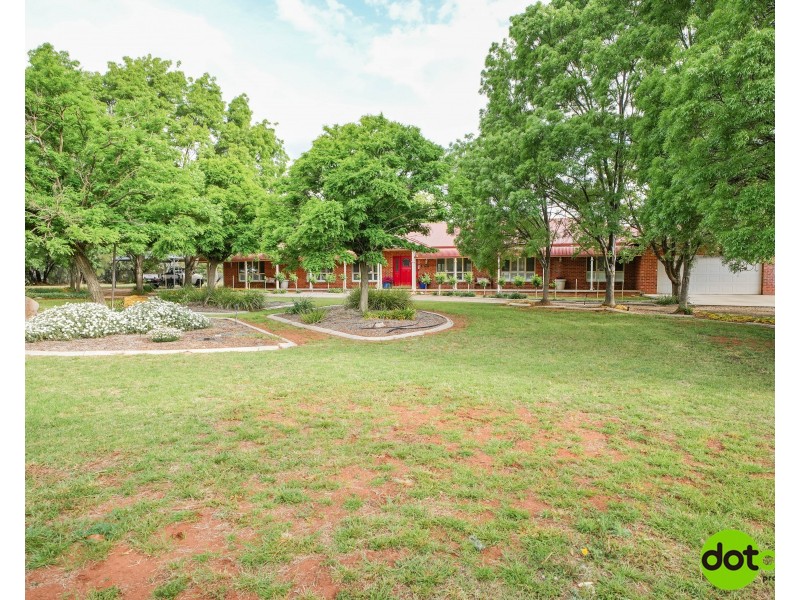21 Waverly Drive, Dubbo NSW 2830