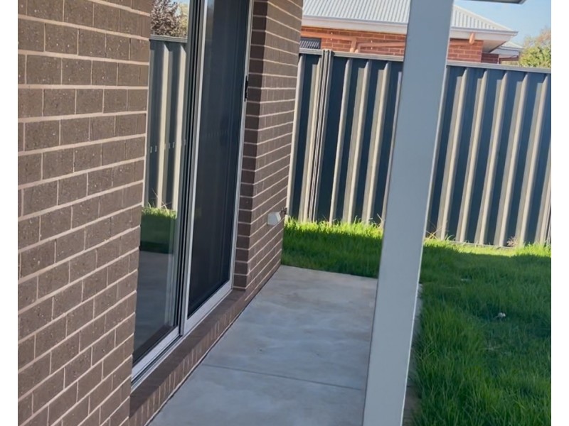 22b Lewis Crescent, Finley NSW 2713