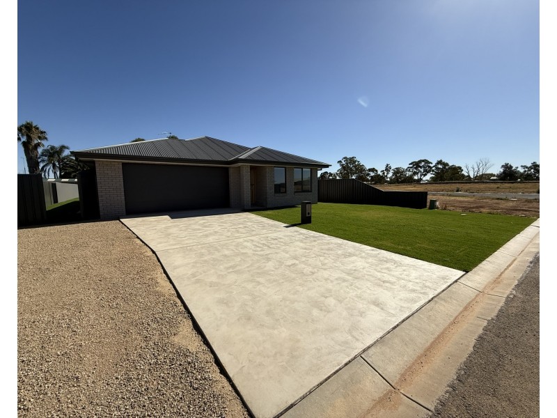47 Lewis Crescent, Finley NSW 2713