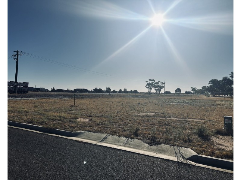 1 Argoon Avenue, Jerilderie NSW 2716