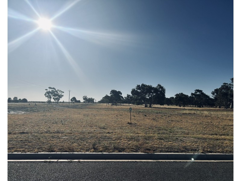 1 Argoon Avenue, Jerilderie NSW 2716