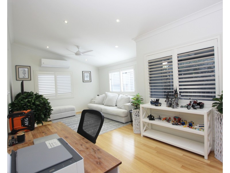 35A Prince of Wales Crescent, Kincumber NSW 2251