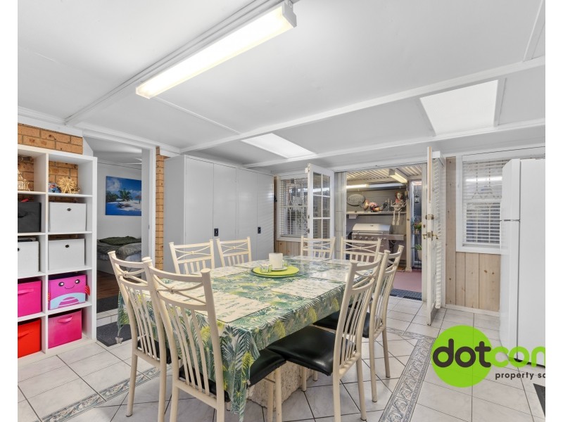 4 Darling Street, Abbotsbury NSW 2176