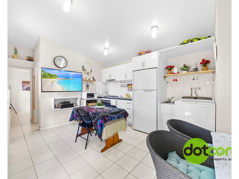 4 Darling Street, Abbotsbury NSW 2176