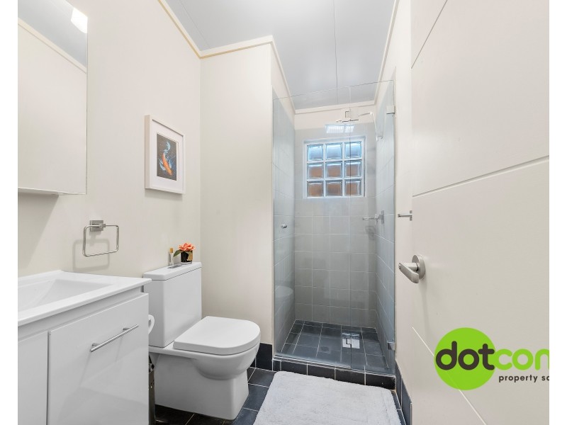 4 Darling Street, Abbotsbury NSW 2176