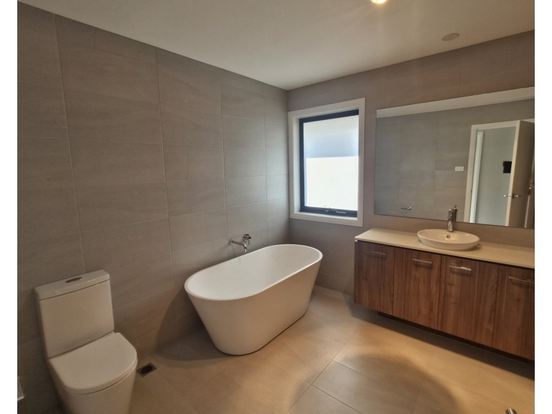 20 Talbot Parkway, North Rothbury NSW 2335