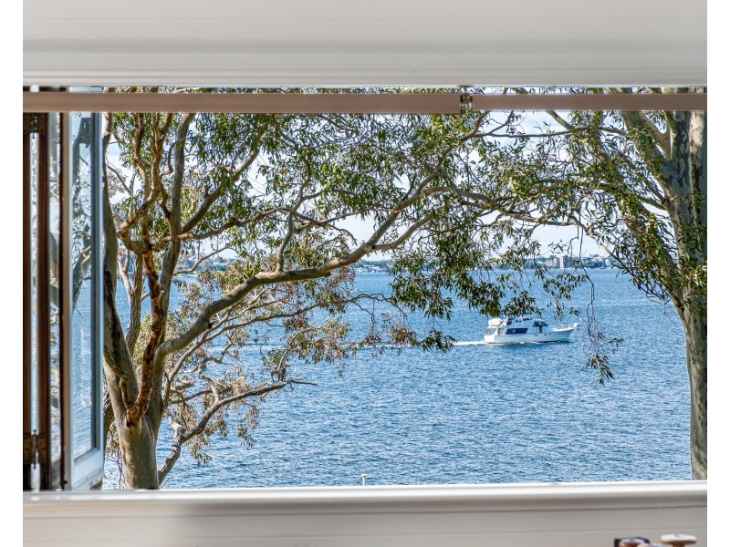 90 Skye Point Road, Coal Point NSW 2283