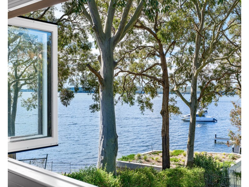 90 Skye Point Road, Coal Point NSW 2283