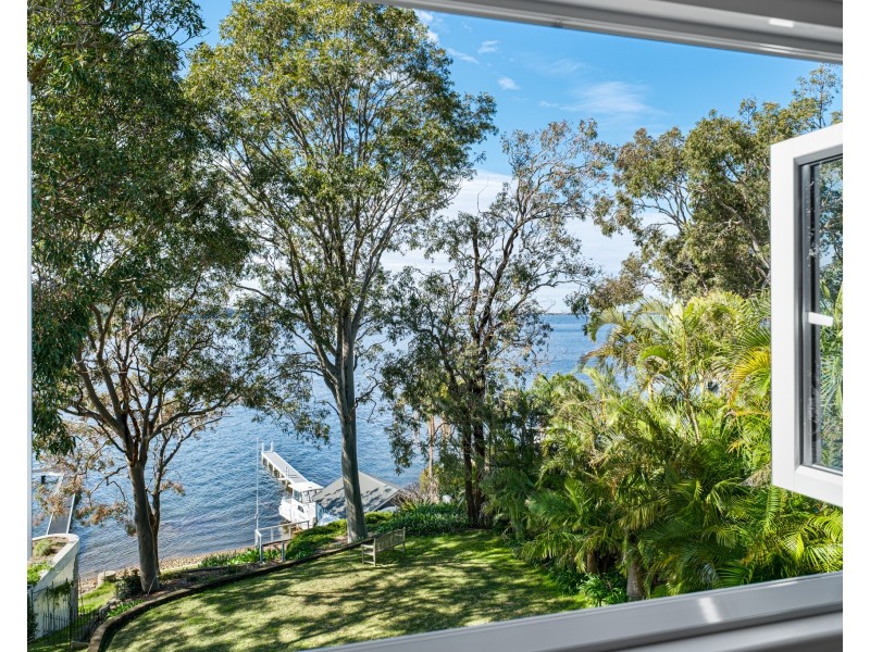 90 Skye Point Road, Coal Point NSW 2283