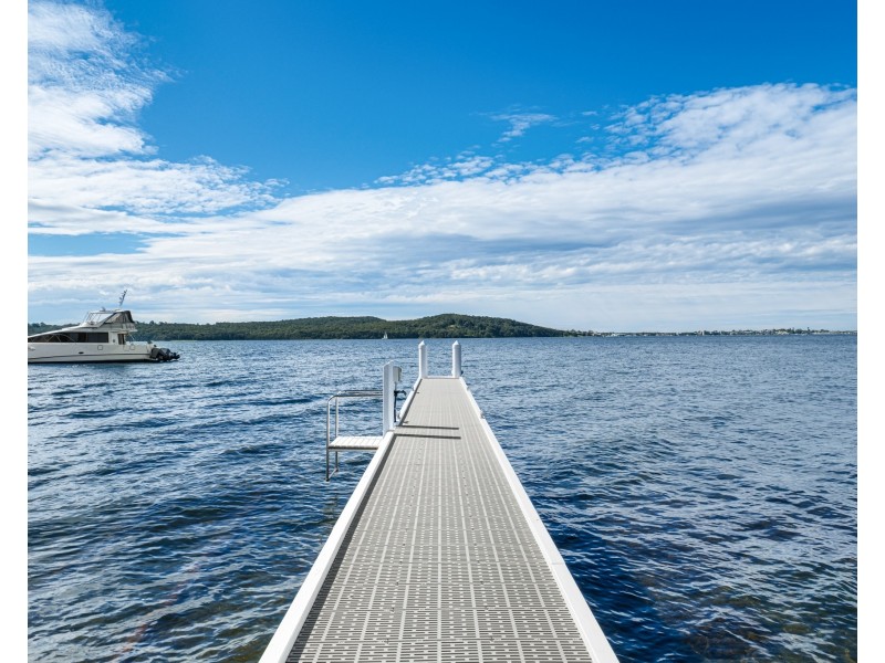 90 Skye Point Road, Coal Point NSW 2283