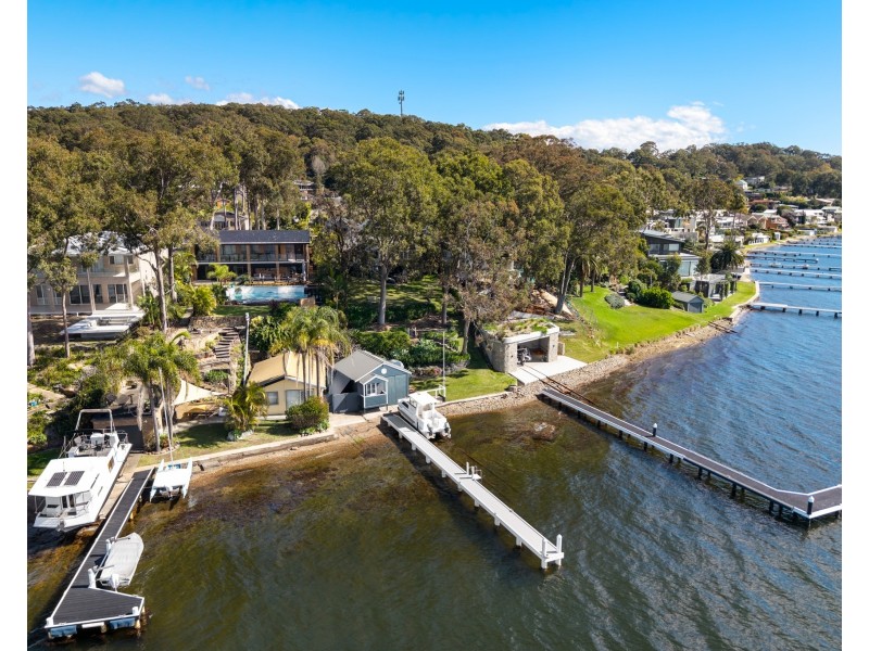 90 Skye Point Road, Coal Point NSW 2283