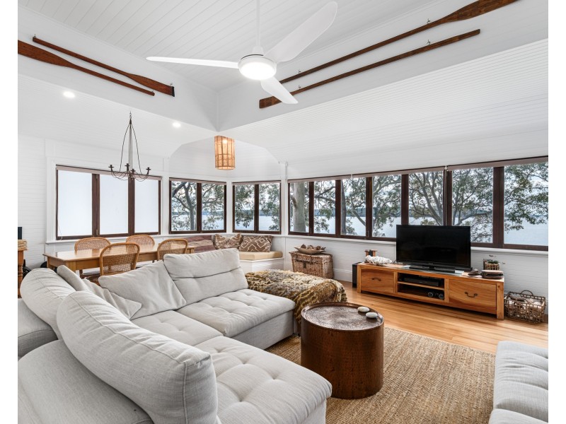 90 Skye Point Road, Coal Point NSW 2283