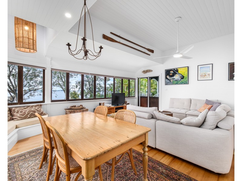90 Skye Point Road, Coal Point NSW 2283