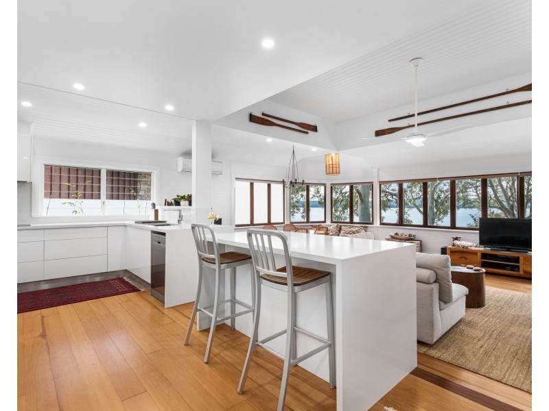 90 Skye Point Road, Coal Point NSW 2283