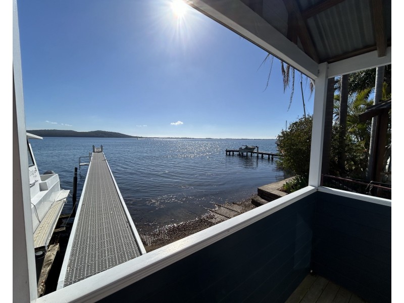 90 Skye Point Road, Coal Point NSW 2283