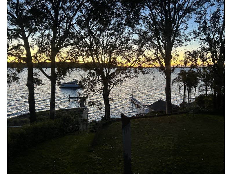 90 Skye Point Road, Coal Point NSW 2283