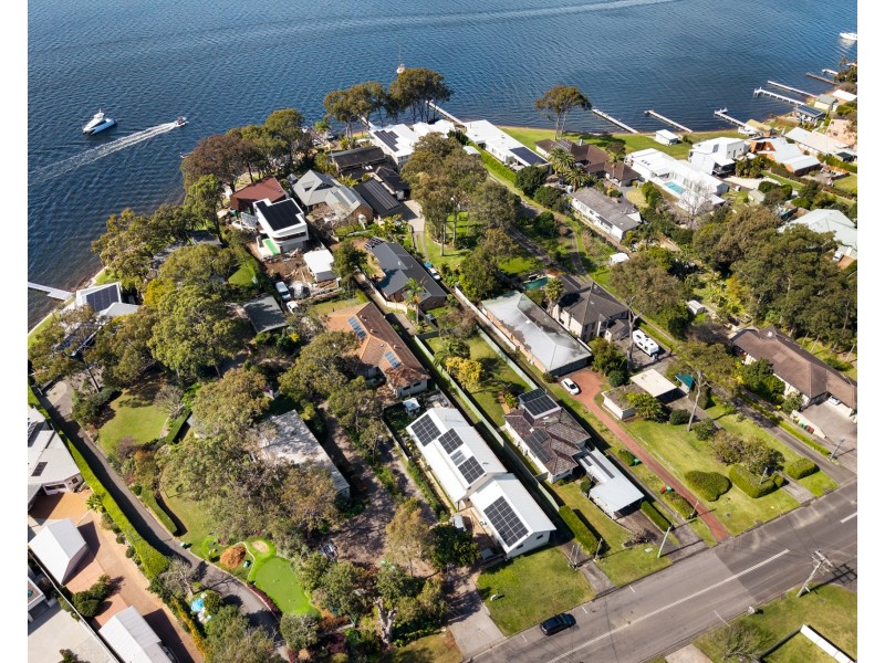 90 Skye Point Road, Coal Point NSW 2283
