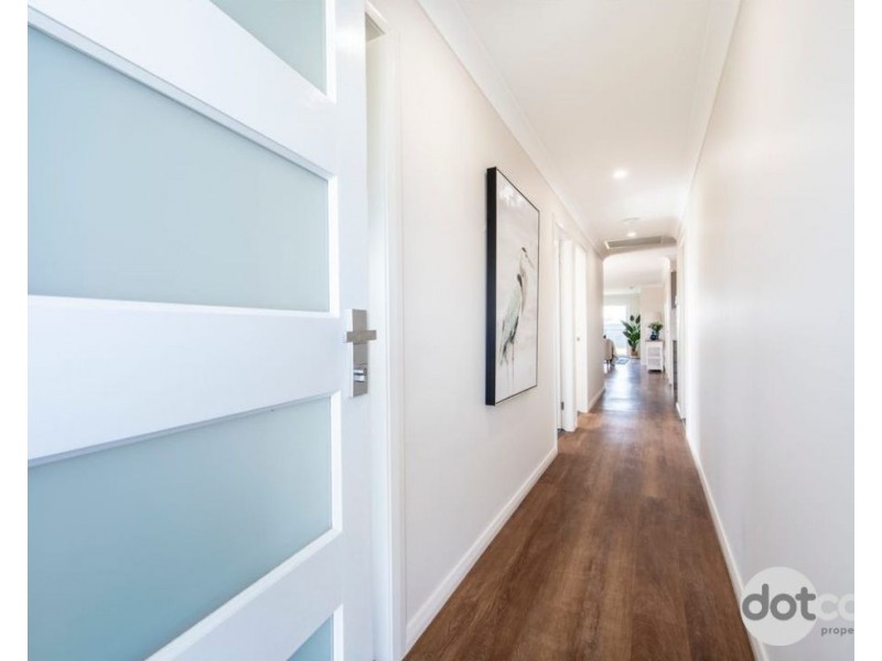 6b Strait Avenue, Dubbo NSW 2830