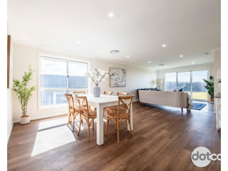 6b Strait Avenue, Dubbo NSW 2830